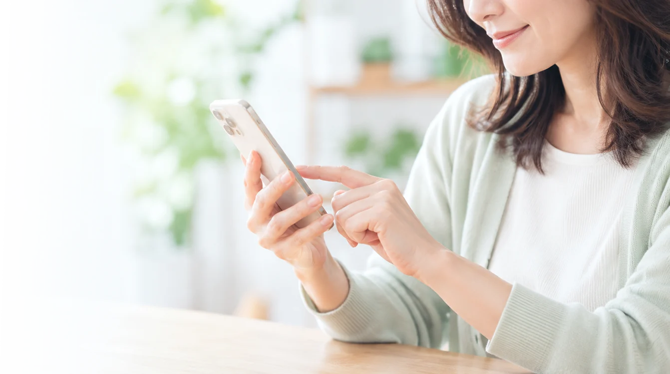 予約をする女性